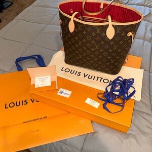 Louis Vuitton Monogram Neverfull MM Tote Bag with Pouch
